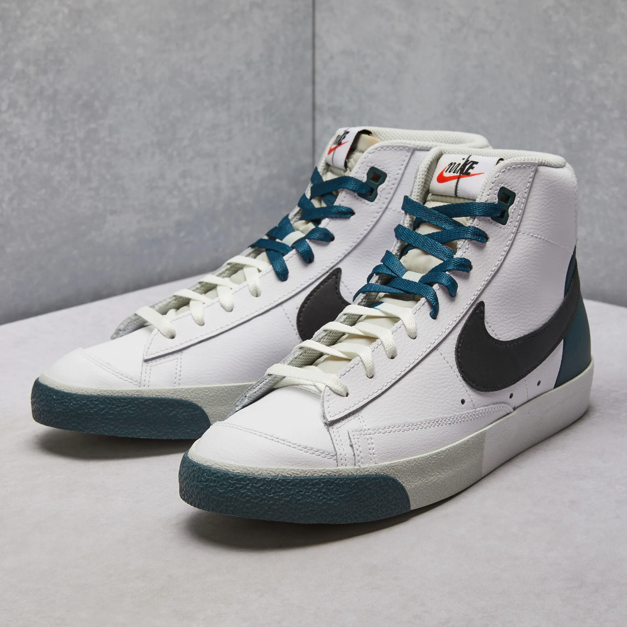 Nike Blazer '77 Premium Mid Shoes