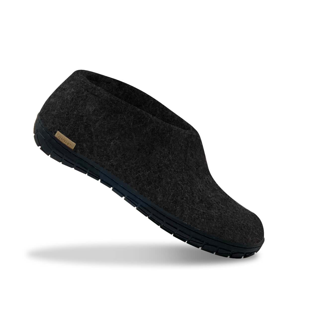 Shoe with natural rubber sole - black - Charcoal