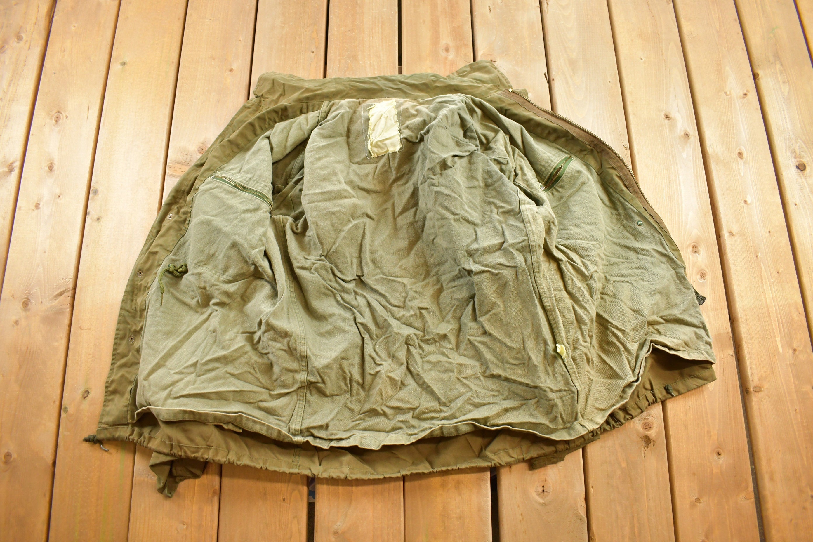 Vintage 1970s Military Jacket/ Button Up Jacket / US Army Green / Vintage Army / Streetwear Fashion / Army Jacket / Distressed /