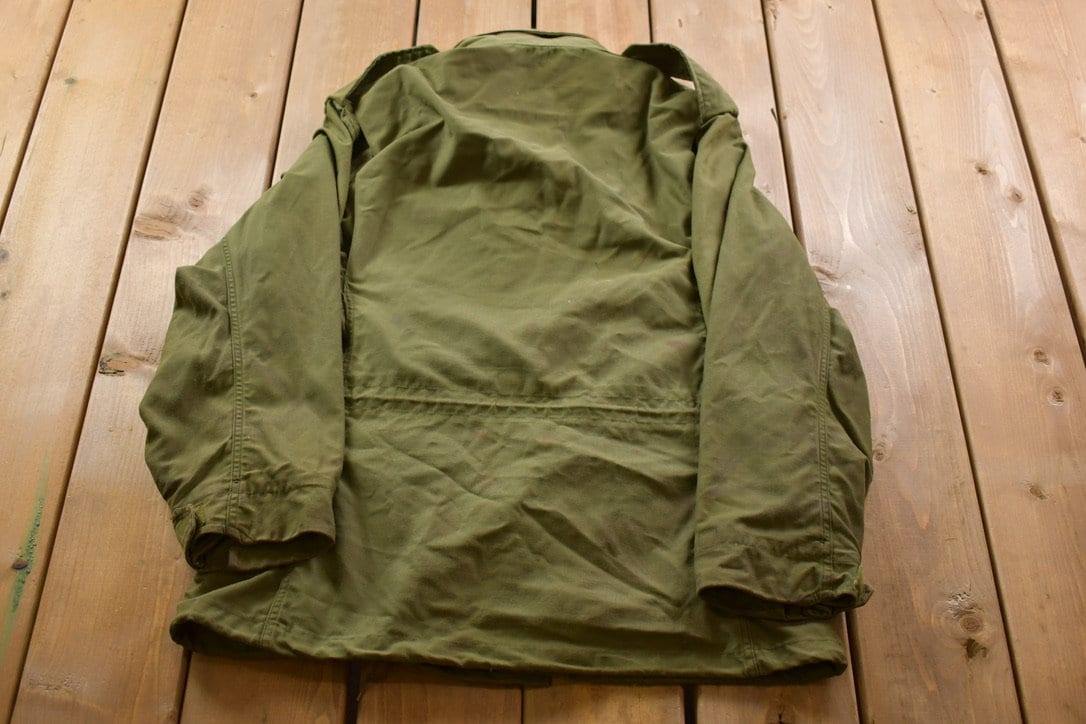 Vintage 1977 Military Cold Weather Field Coat / Zip Up Jacket / US Army Green / Vintage Army / Streetwear Fashion / Army Jacket